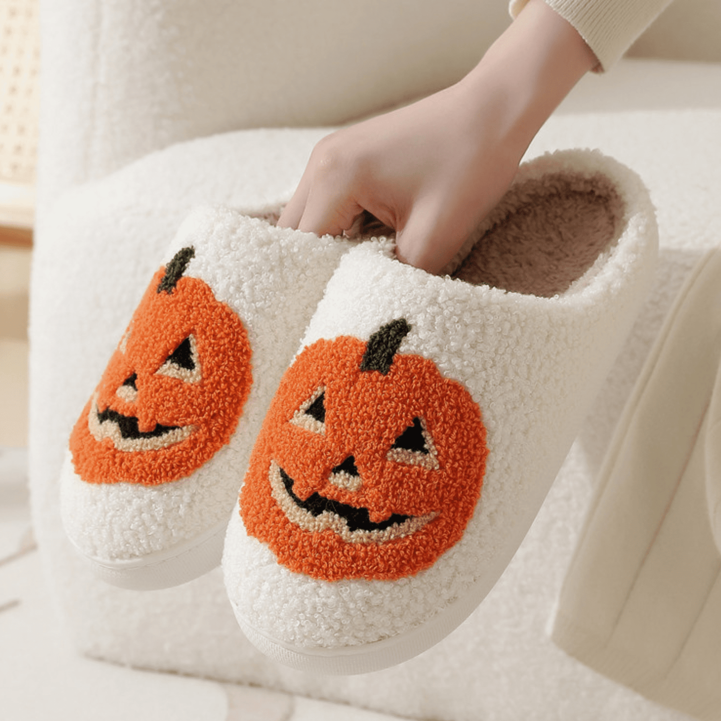 Cute Halloween Slippers for Women Perfect Soft Plush Comfy Warm Slip-On Halloween Pumpkin Bat Slippers Fo Women Indoor Fluffy House Slippers for Women and Men Non-Slip Fuzzy Flat Slides